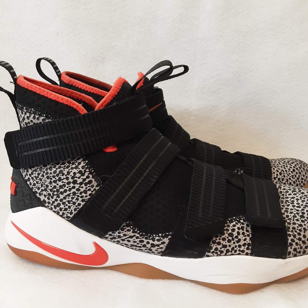 Nike Lebron Safari High Tops - Picture 5 of 12